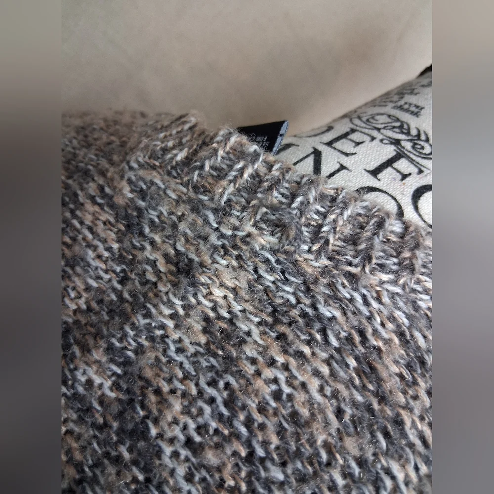 Rue21 Womens Medium sweater - Picture 10 of 10